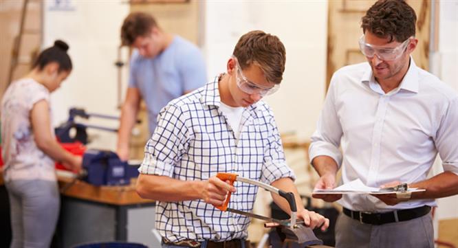 Government bill to enshrine term 'apprenticeship' in law backed by electrical contractor image